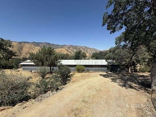 7 Acres of Residential Land for Sale in Caliente, California