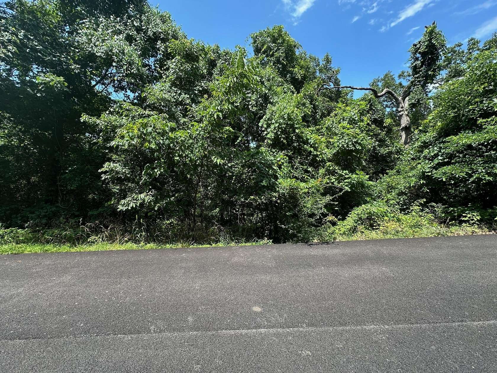 0.88 Acres of Residential Land for Sale in Kimberling City, Missouri