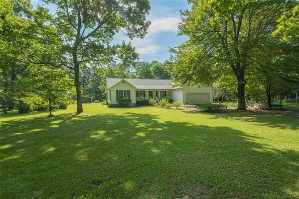 2.75 Acres of Residential Land with Home for Sale in Armuchee, Georgia