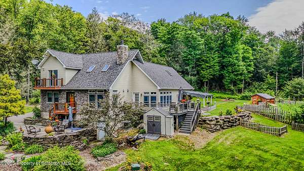 13.4 Acres of Improved Mixed-Use Land for Sale in New Milford, Pennsylvania