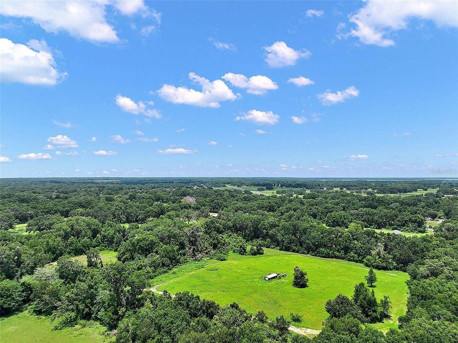 5 Acres of Land for Sale in Reddick, Florida