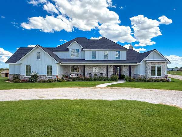 2.4 Acres of Residential Land with Home for Sale in Stinnett, Texas