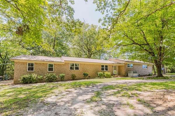 16.3 Acres of Land with Home for Sale in Americus, Georgia
