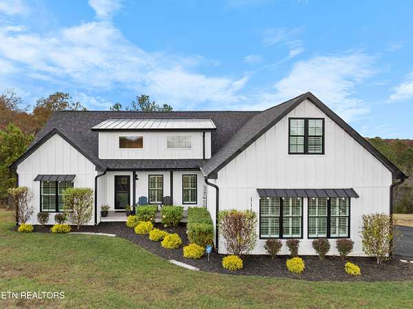 1.84 Acres of Residential Land with Home for Sale in Jamestown, Tennessee