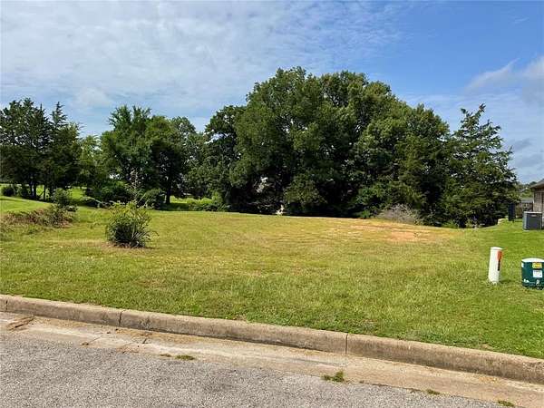 0.4 Acres of Residential Land for Sale in Lindale, Texas