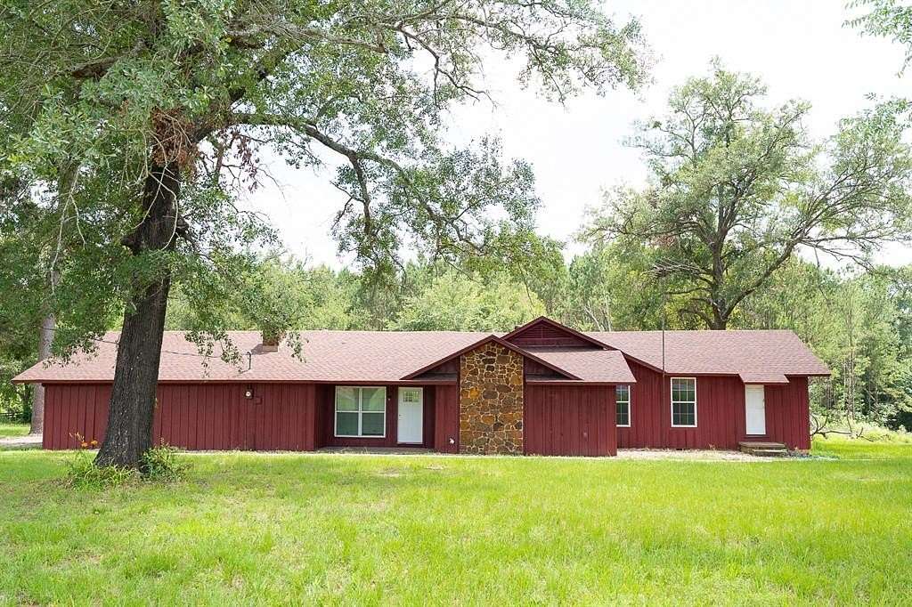 22 Acres of Land with Home for Sale in Kilgore, Texas