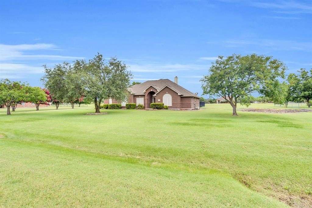 2 Acres of Residential Land with Home for Sale in Waxahachie, Texas