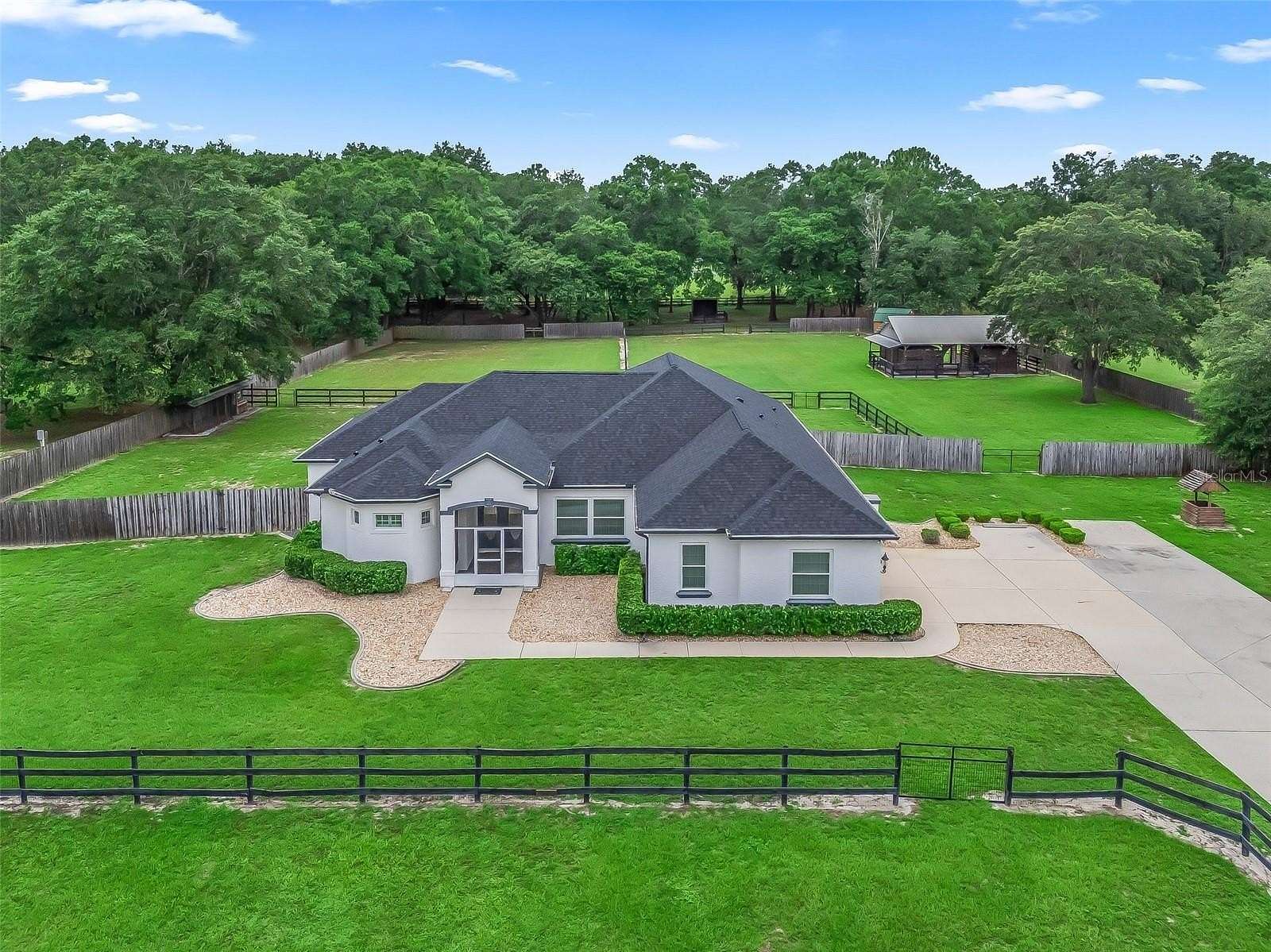 3 Acres of Residential Land with Home for Sale in Ocala, Florida