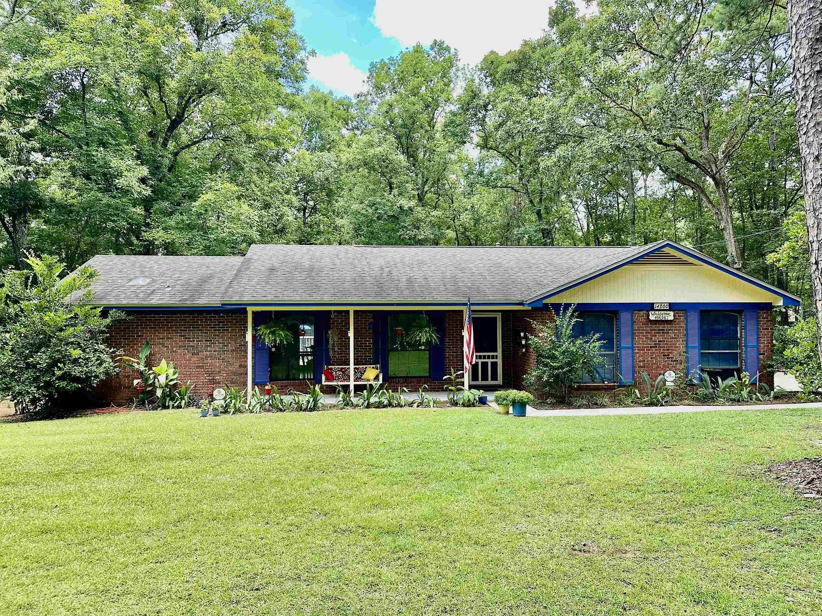 2.49 Acres of Residential Land with Home for Sale in Tallahassee, Florida