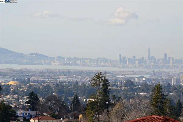 0.14 Acres of Residential Land for Sale in Oakland, California