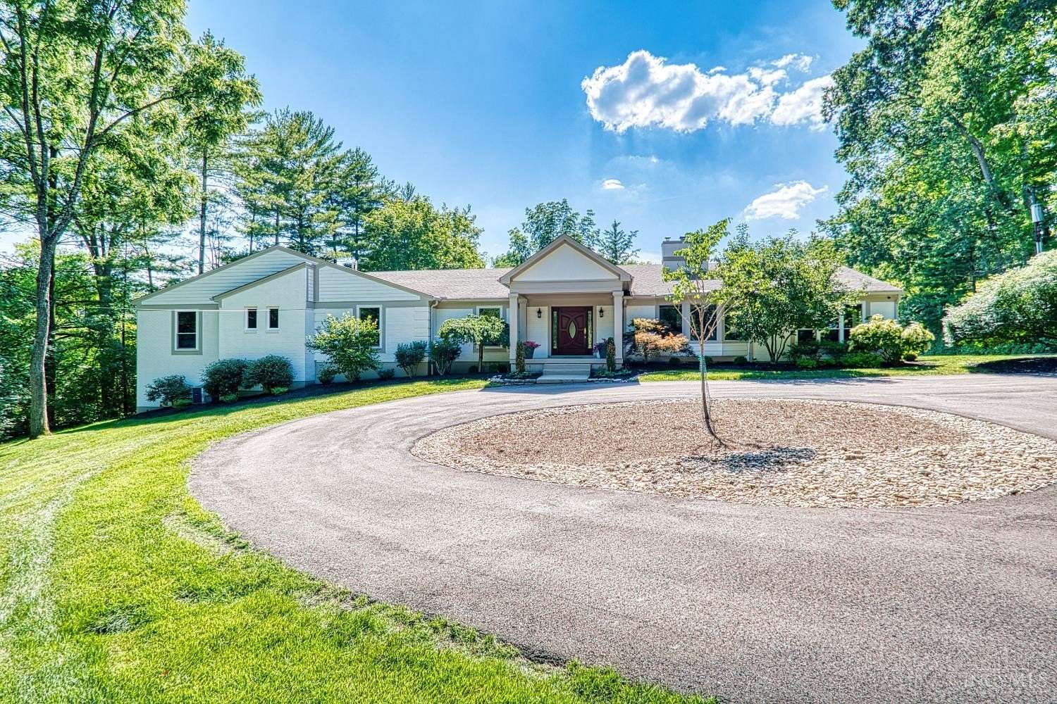 3.12 Acres of Residential Land with Home for Sale in Indian Hill, Ohio