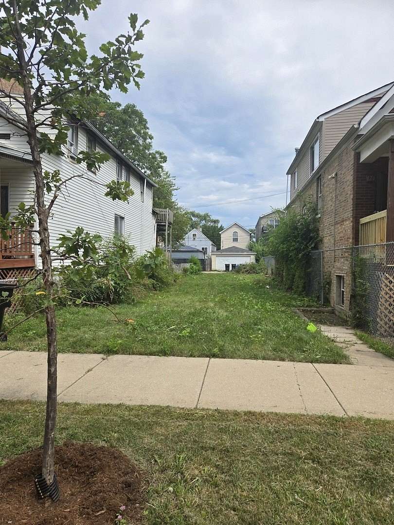 0.07 Acres of Land for Sale in Chicago, Illinois