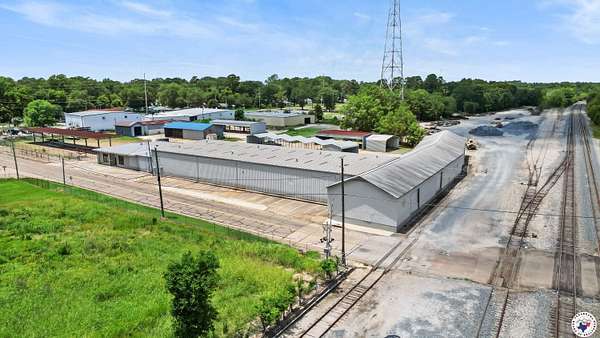 5.13 Acres of Improved Residential Land for Sale in Texarkana, Texas