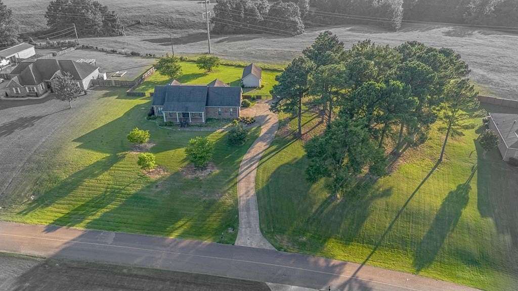 2 Acres of Residential Land with Home for Sale in Batesville, Mississippi