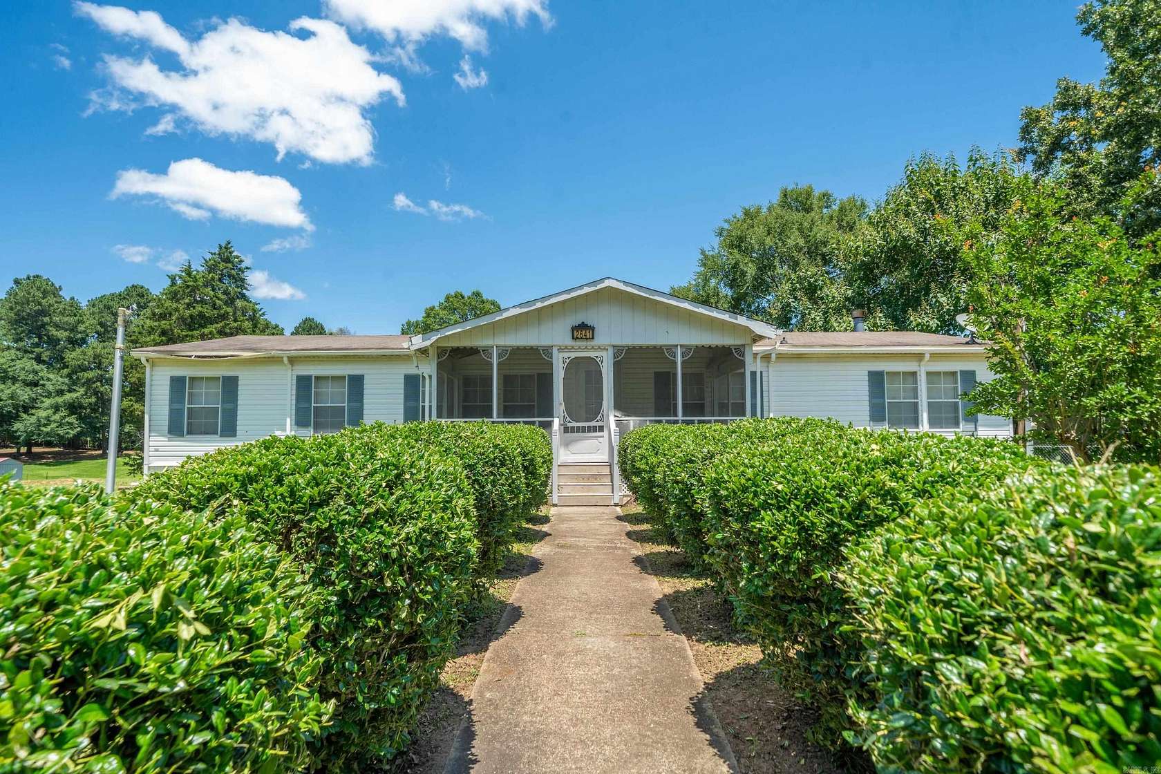 2.2 Acres of Residential Land with Home for Sale in Bismarck, Arkansas