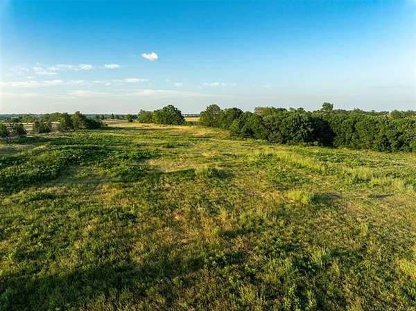 16 Acres of Mixed-Use Land for Sale in Tahlequah, Oklahoma