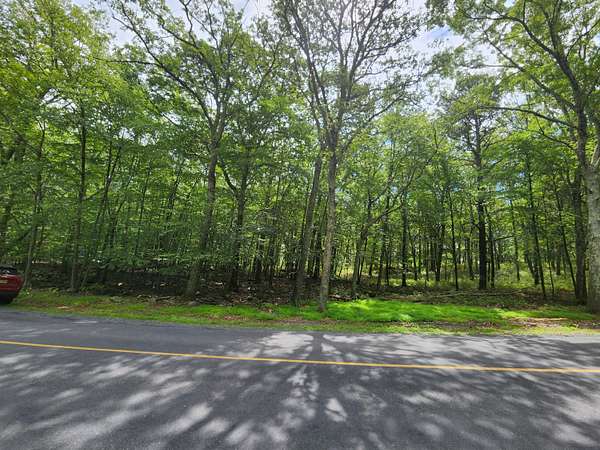 0.37 Acres of Residential Land for Sale in Bushkill, Pennsylvania