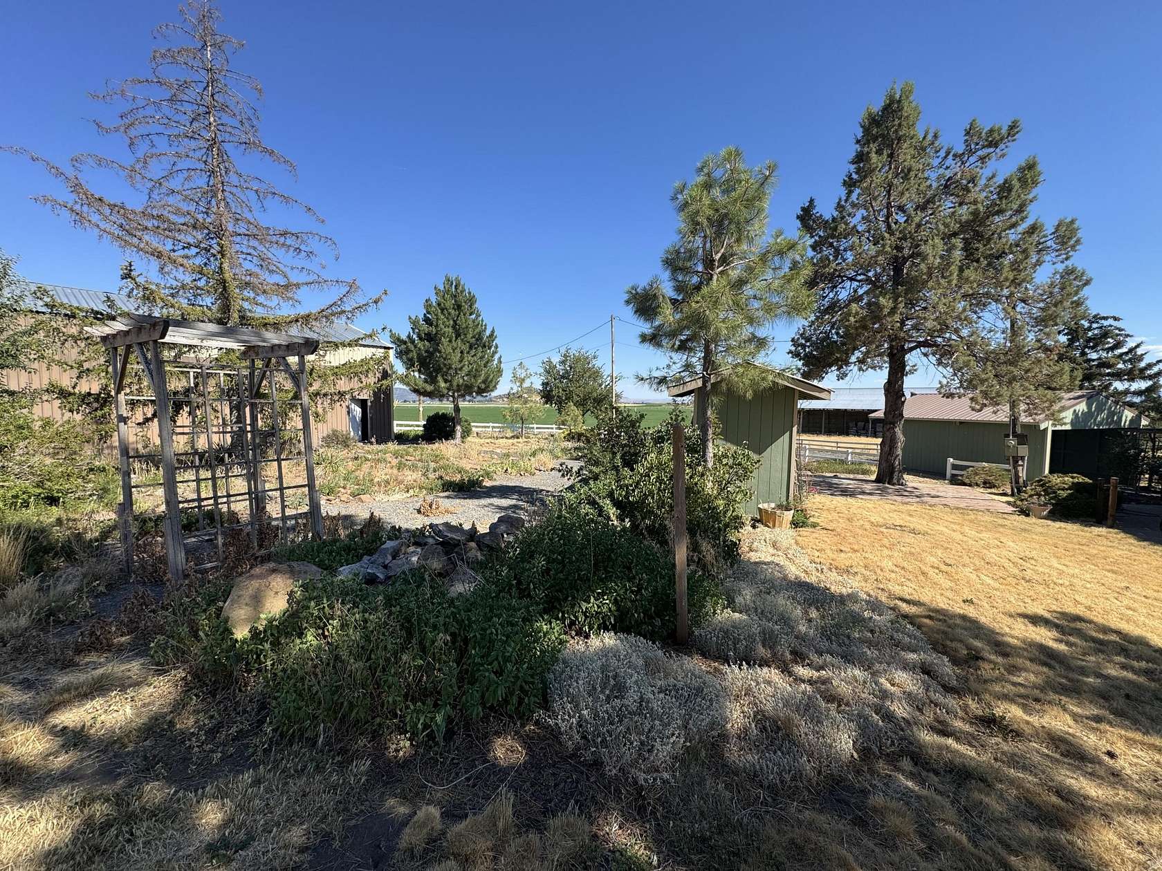 2.84 Acres of Residential Land with Home for Sale in Malin, Oregon