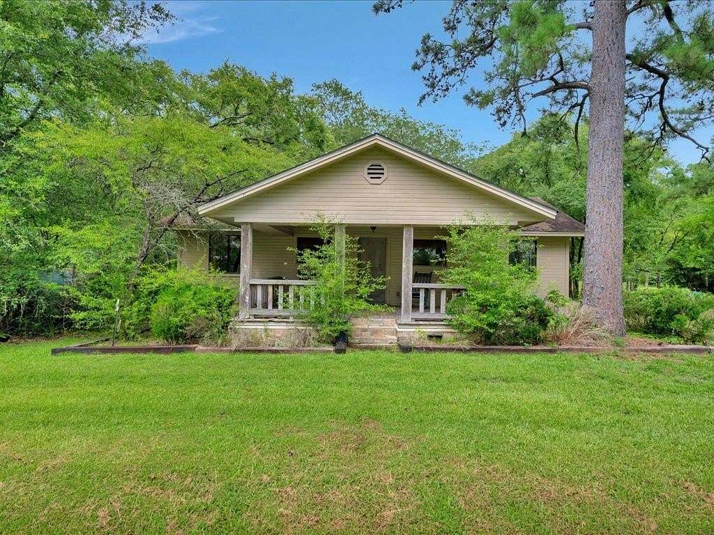 3.63 Acres of Residential Land with Home for Sale in Lufkin, Texas