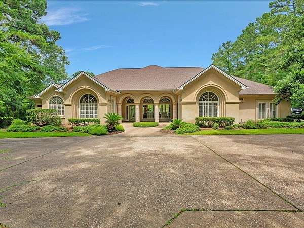 3.56 Acres of Residential Land with Home for Sale in Lufkin, Texas