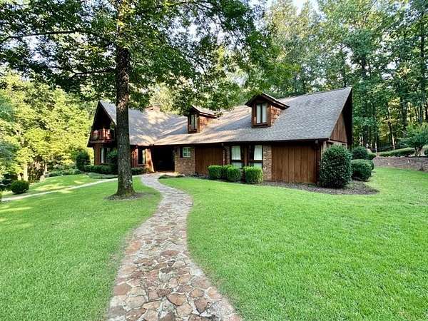 30 Acres of Land with Home for Sale in Fulton, Mississippi