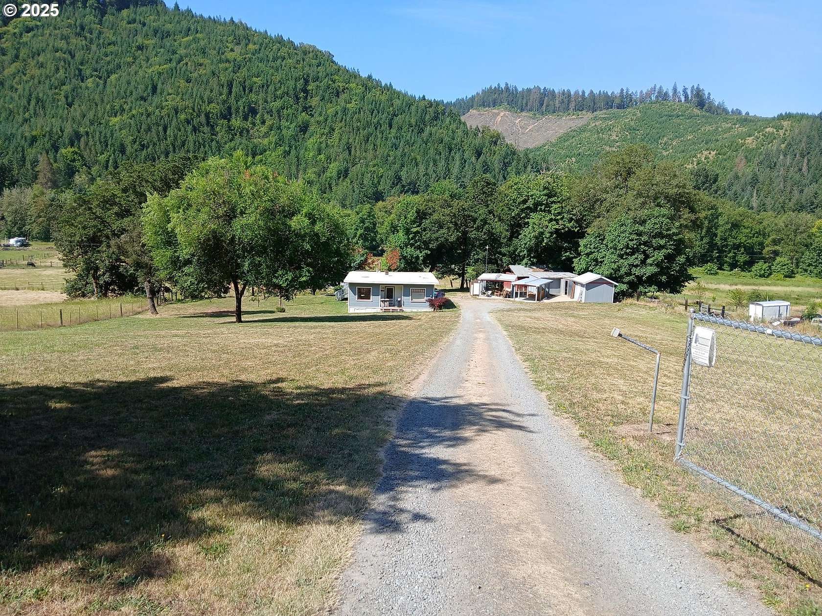 4.1 Acres of Residential Land with Home for Sale in Myrtle Creek, Oregon
