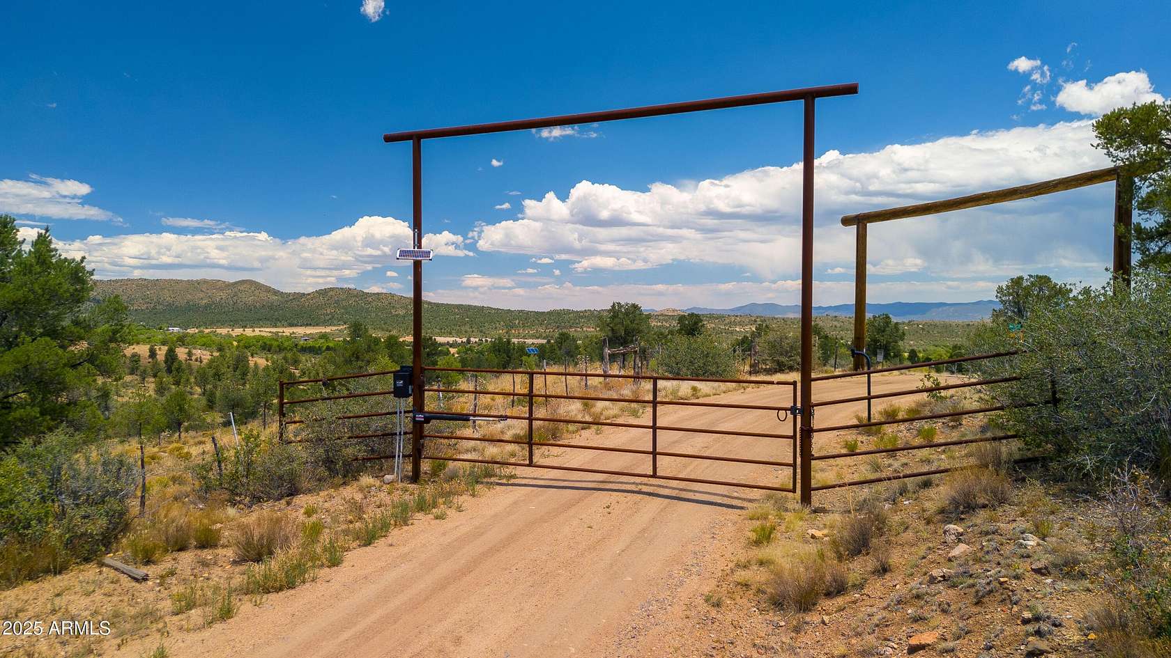 43 Acres of Land for Sale in Peeples Valley, Arizona