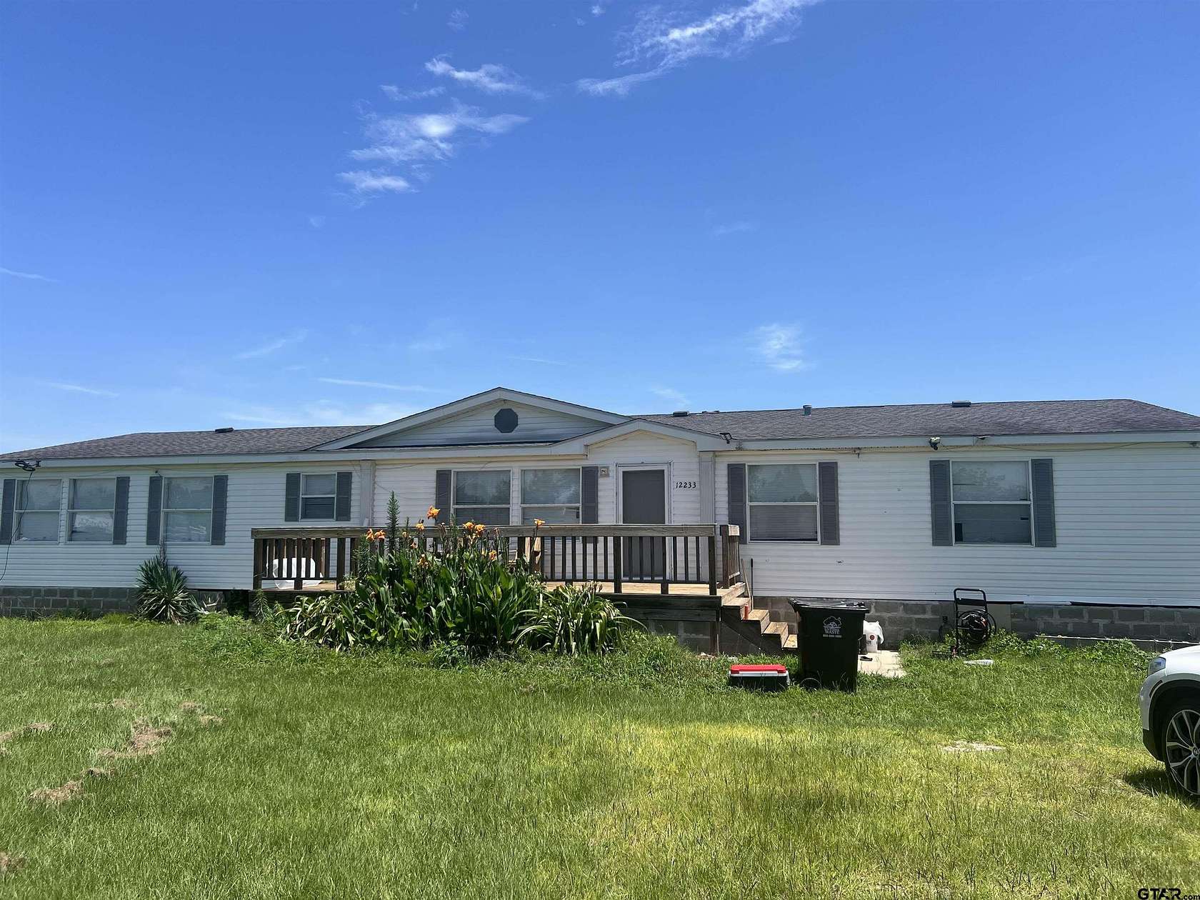 2 Acres of Residential Land with Home for Sale in Whitehouse, Texas