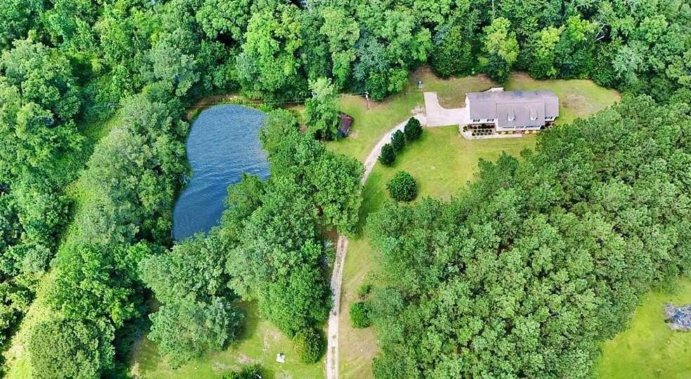 6.3 Acres of Residential Land with Home for Sale in Cairo, Georgia