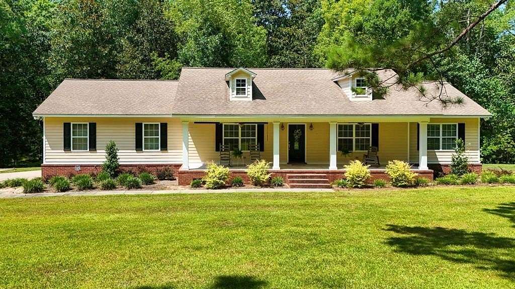 6.3 Acres of Residential Land with Home for Sale in Cairo, Georgia