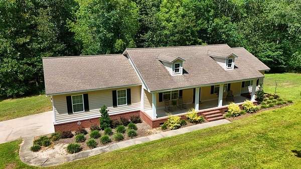 6.3 Acres of Residential Land with Home for Sale in Cairo, Georgia