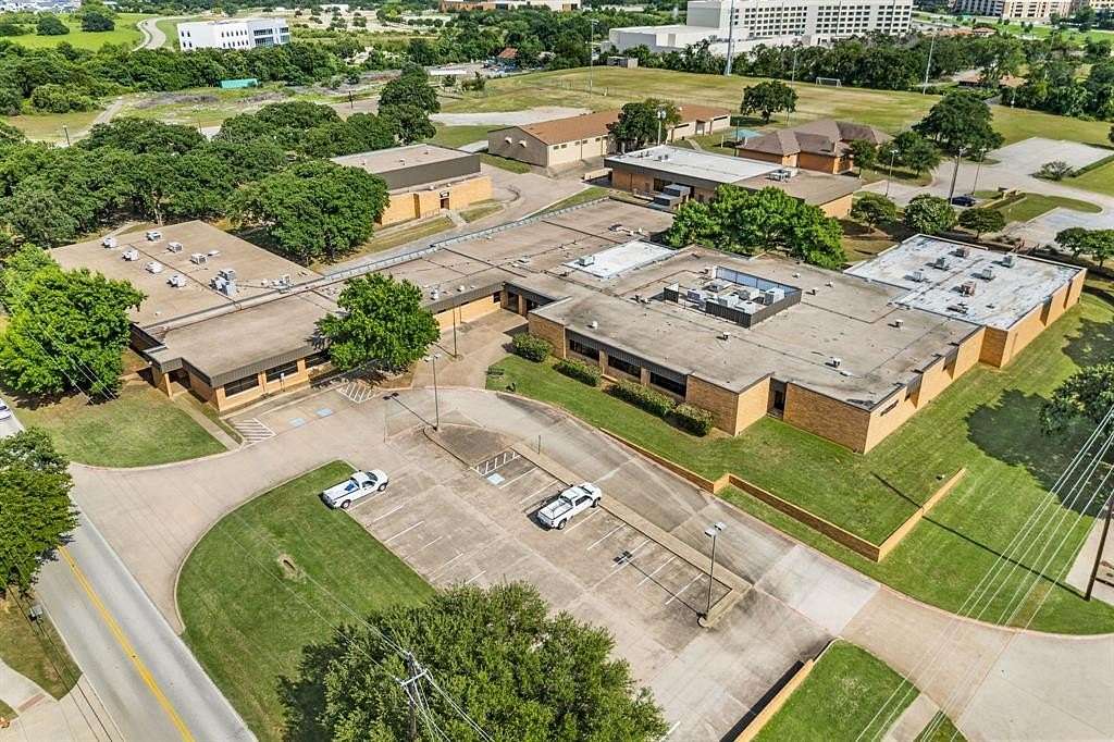 18.4 Acres of Improved Land for Sale in Southlake, Texas