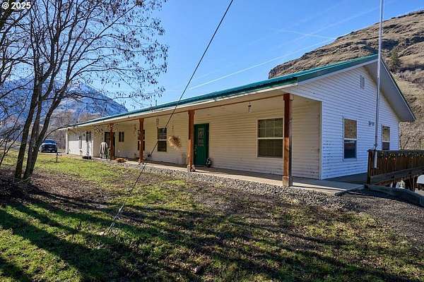 4.77 Acres of Residential Land with Home for Sale in Imnaha, Oregon