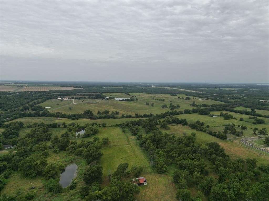 231 Acres of Land for Sale in Honey Grove, Texas