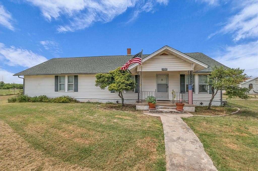 31.8 Acres of Agricultural Land with Home for Sale in China Spring, Texas