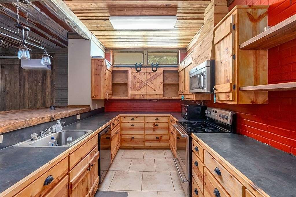 14 Acres of Improved Land for Sale in Athens, Louisiana