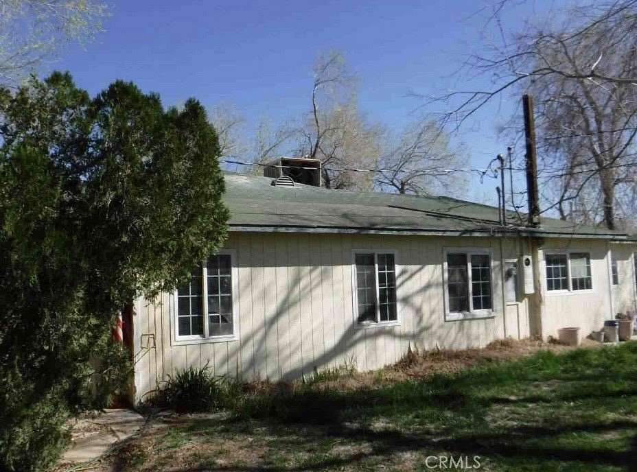 20 Acres of Land with Home for Sale in Lancaster, California