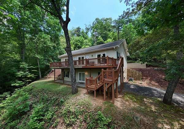 2.29 Acres of Land with Home for Sale in Hiawassee, Georgia