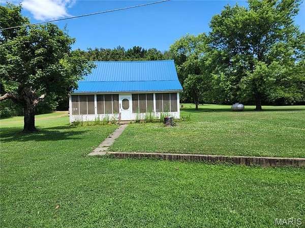 1.62 Acres of Residential Land with Home for Sale in Mill Spring, Missouri