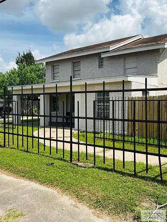 1.5 Acres of Improved Mixed-Use Land for Sale in Harlingen, Texas