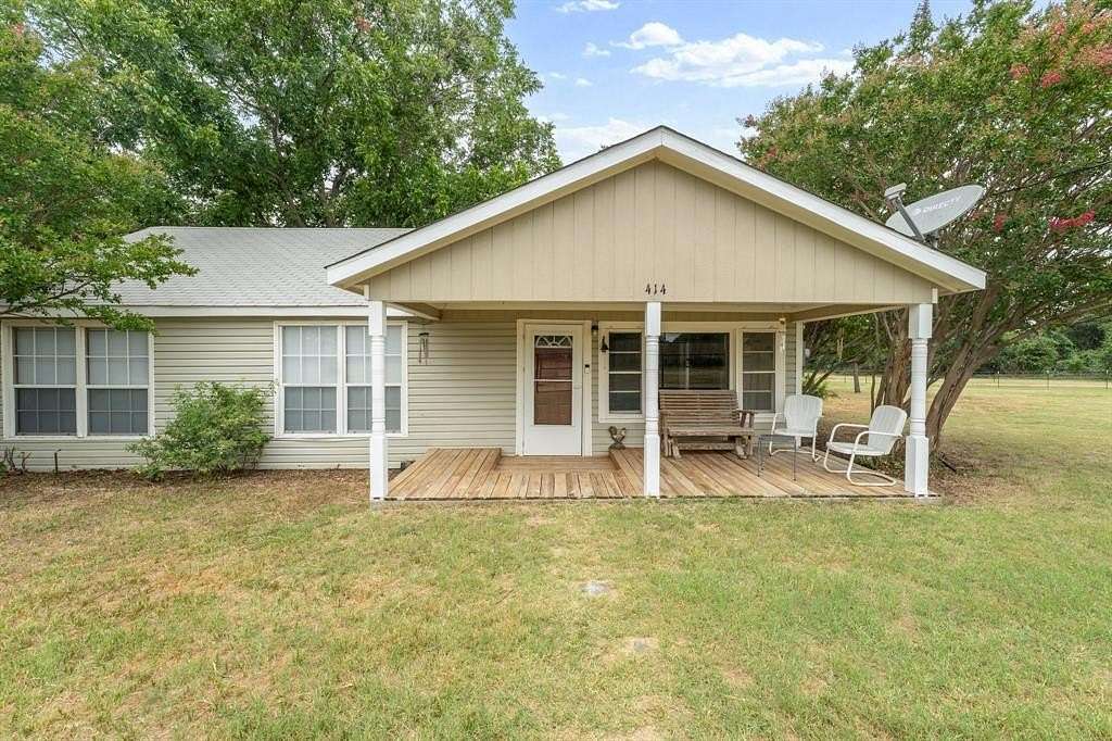 3.25 Acres of Residential Land with Home for Sale in Dublin, Texas