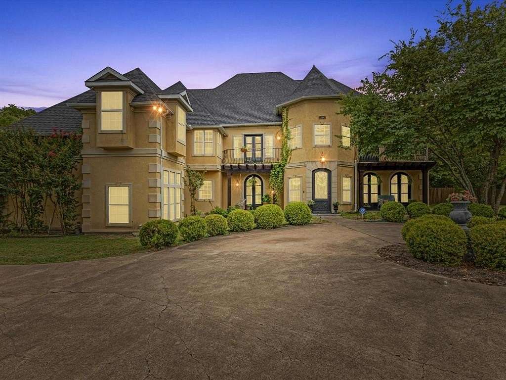 2.3 Acres of Residential Land with Home for Sale in Mesquite, Texas