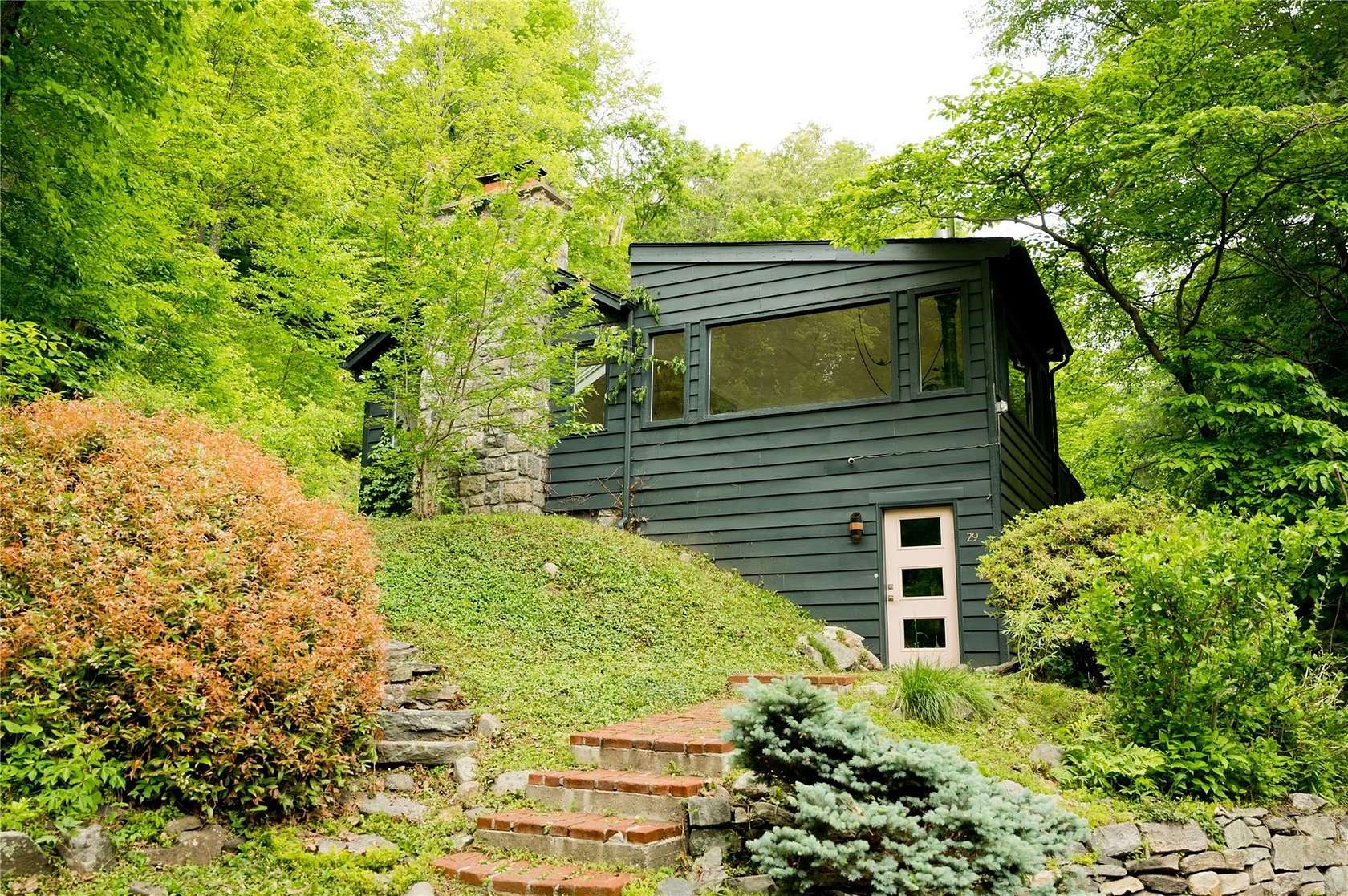 2.78 Acres of Residential Land with Home for Sale in Putnam Valley, New York