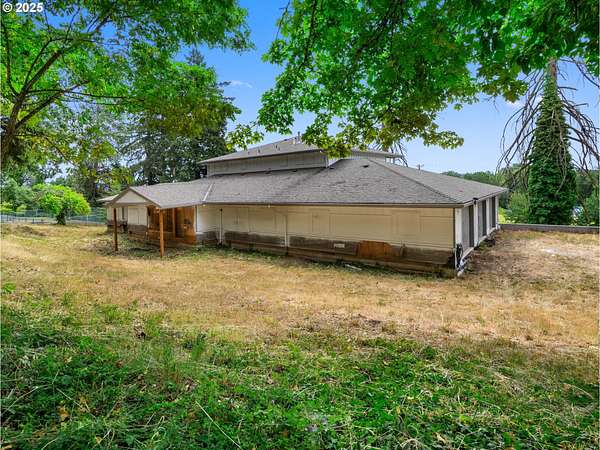 1.5 Acres of Residential Land with Home for Sale in Portland, Oregon