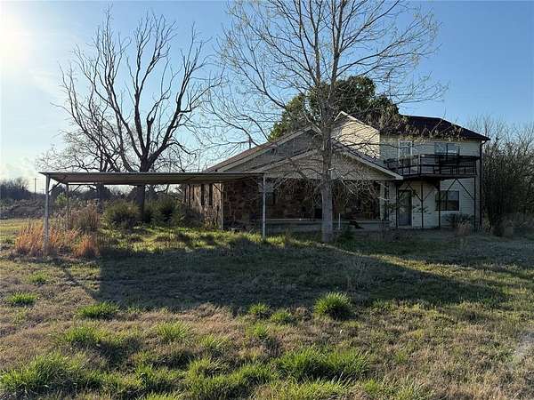 25 Acres of Land with Home for Sale in Wetumka, Oklahoma