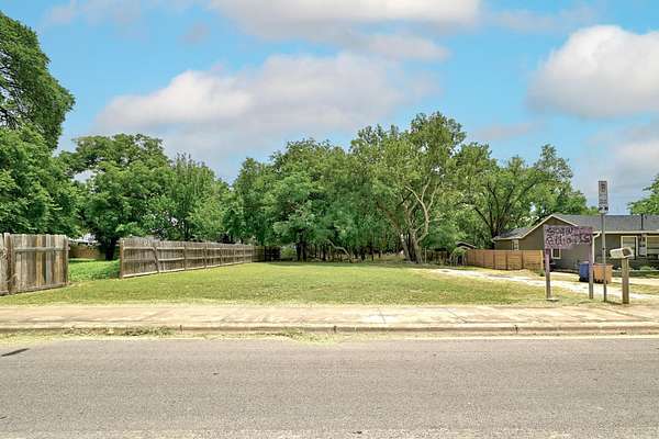 0.9 Acres of Land for Sale in Austin, Texas