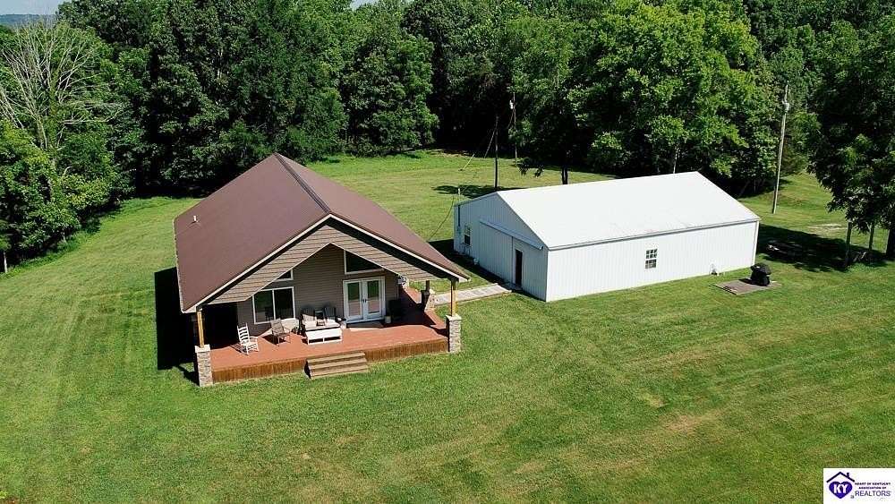 153 Acres of Land with Home for Sale in Munfordville, Kentucky