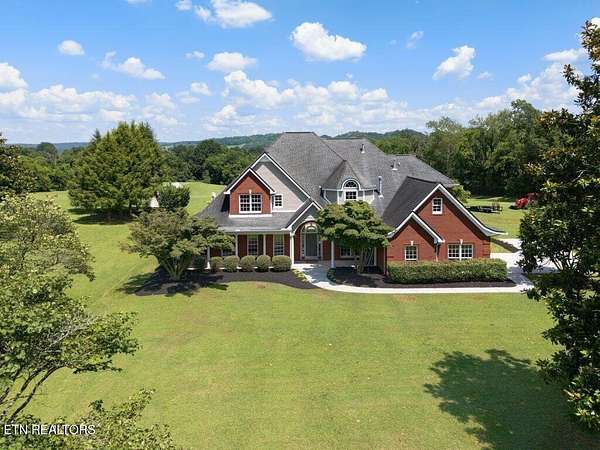 15 Acres of Land with Home for Sale in Wartrace, Tennessee