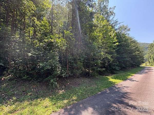 1 Acre of Residential Land for Sale in Marion, North Carolina