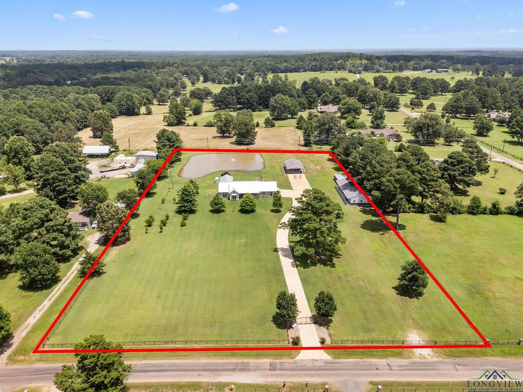 5 Acres of Improved Mixed-Use Land for Sale in Kilgore, Texas